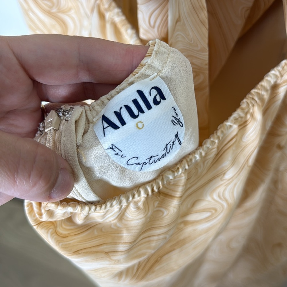 Arula Gold Multi Polyester Swirl Pattern Sleevele… - image 3